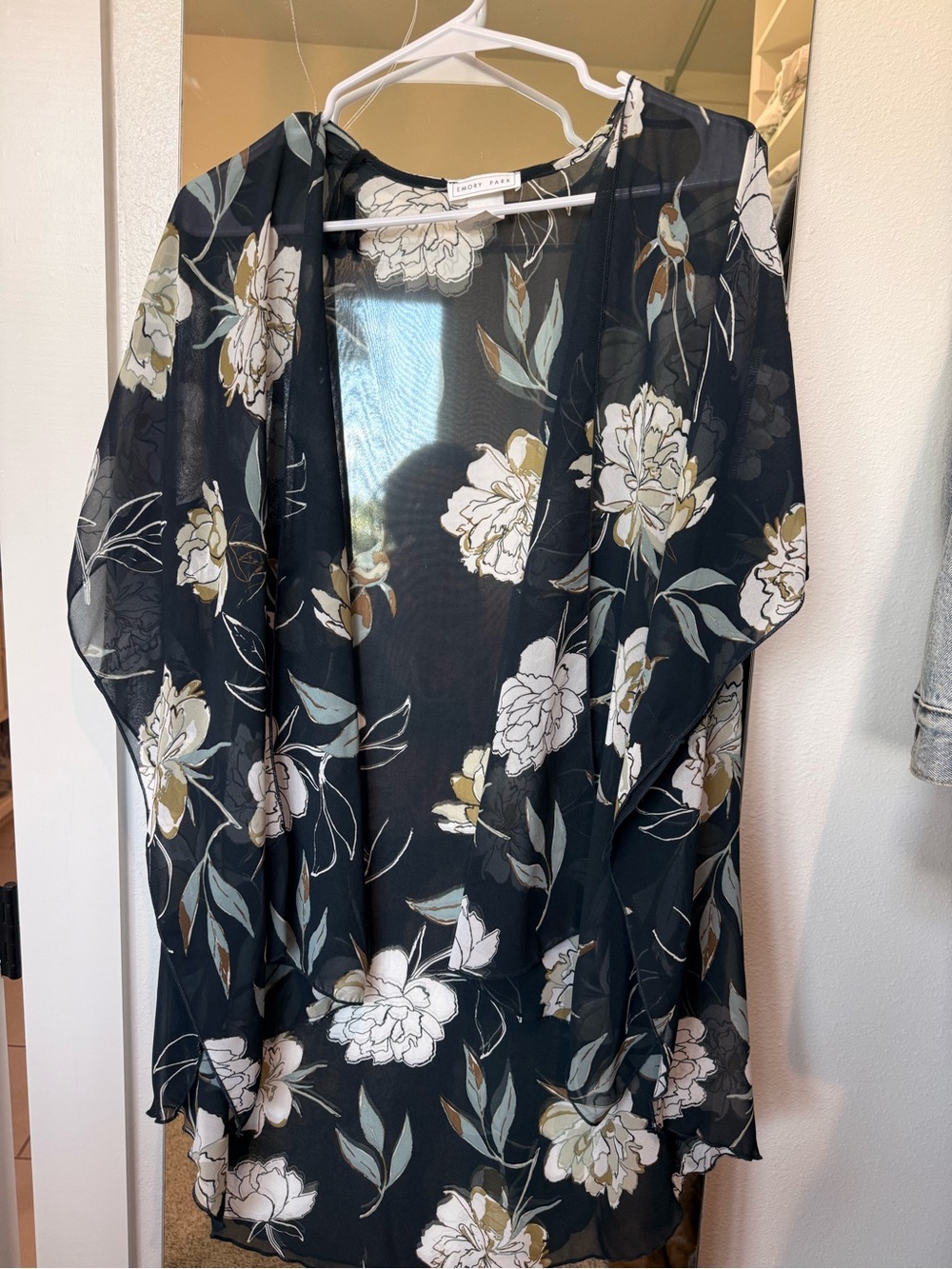 Lovely Floral Sheer Kimono Cardigan - Black